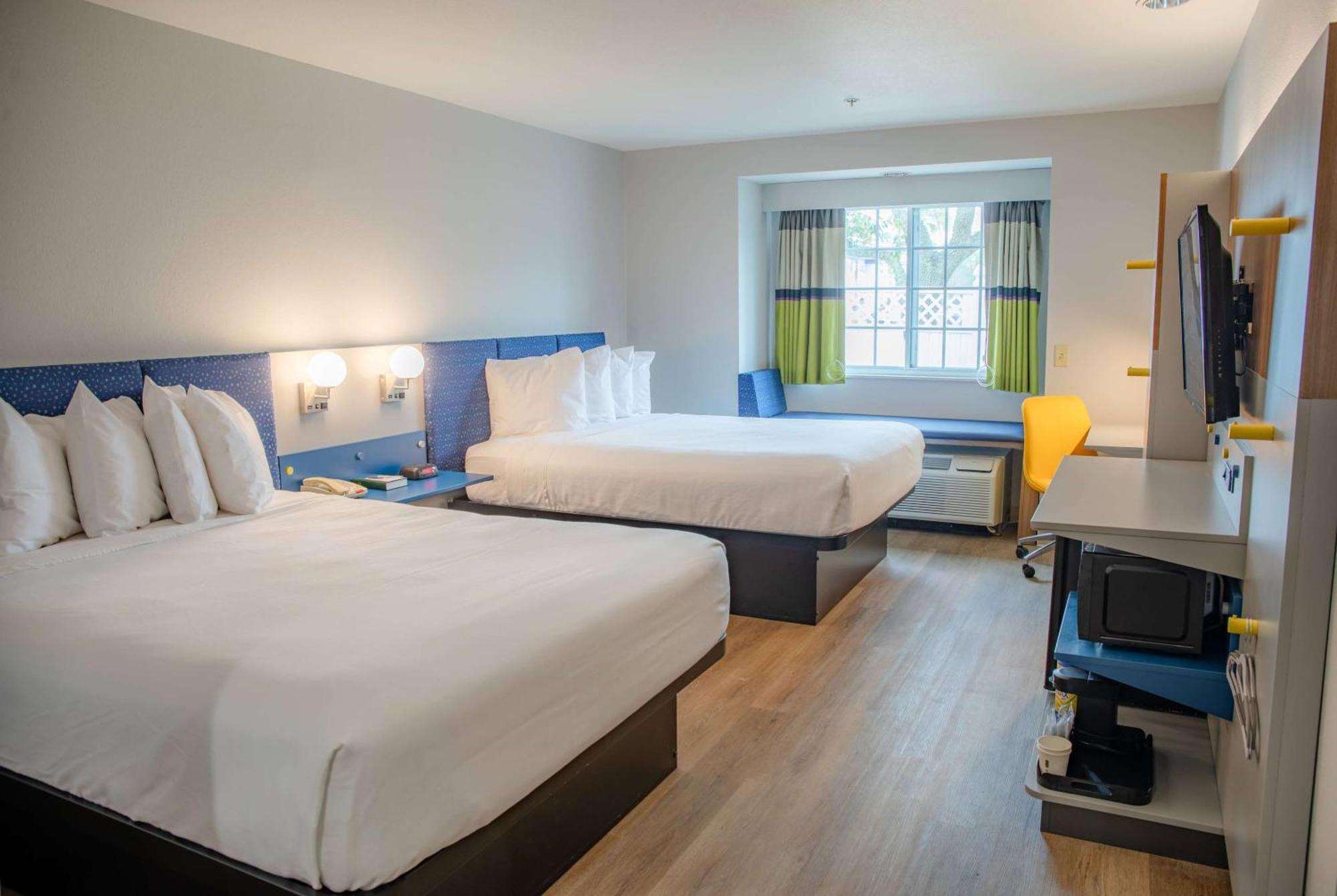 Microtel Inn & Suites By Wyndham Kingsland Naval Base I-95 מראה חיצוני תמונה