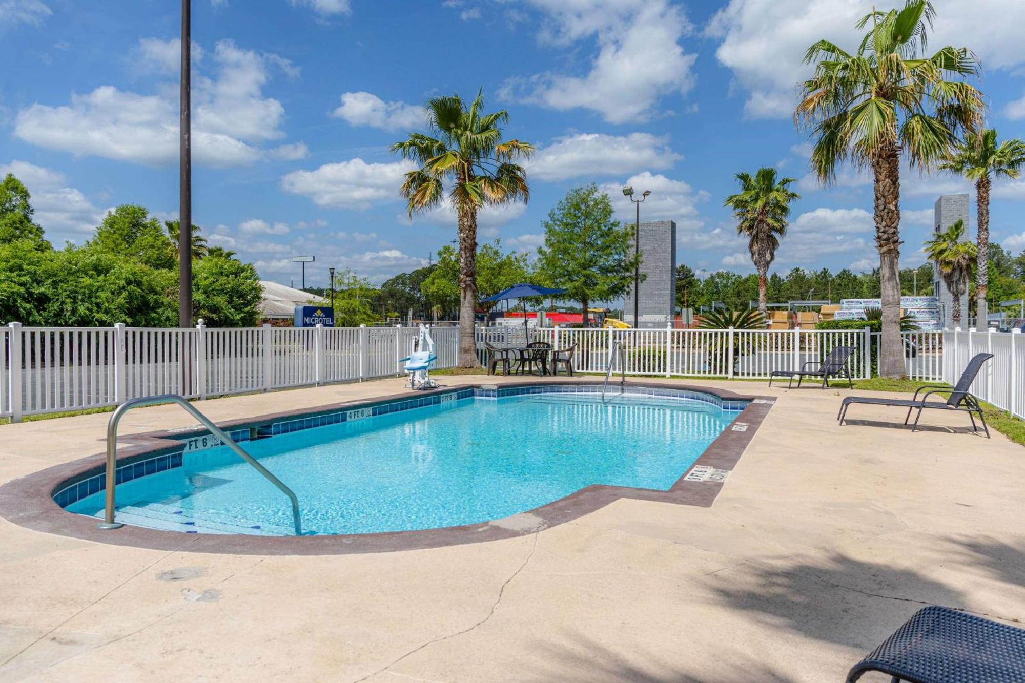 Microtel Inn & Suites By Wyndham Kingsland Naval Base I-95 מראה חיצוני תמונה